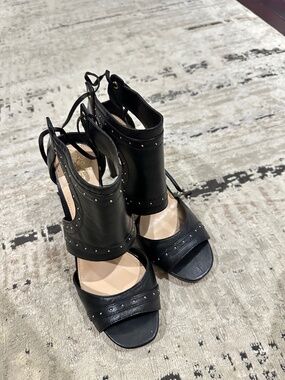 Vince Camuto black sandals